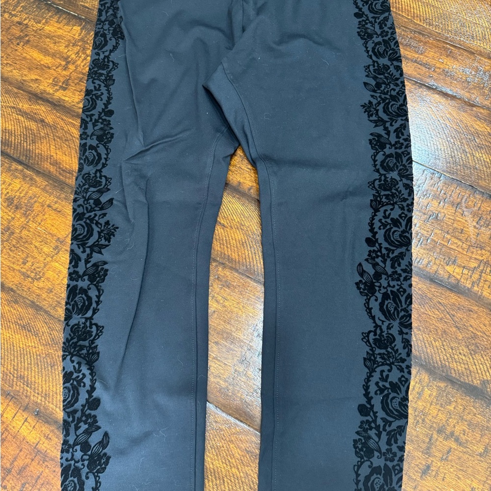 Black Leggings with Floral Side Pattern